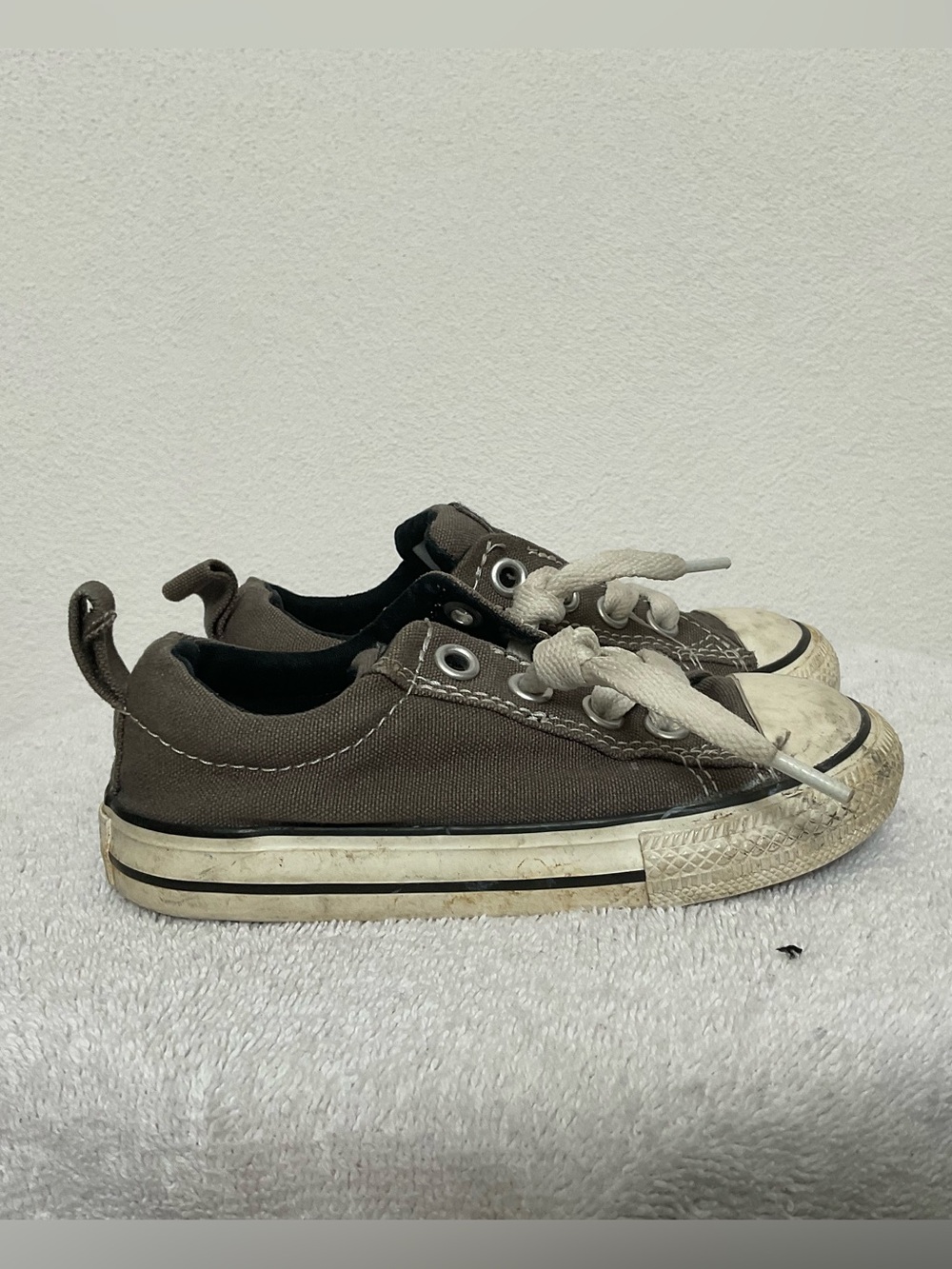 Converse Dark Grey Children's Low Top Classic Shoes Size 8 Sneakers